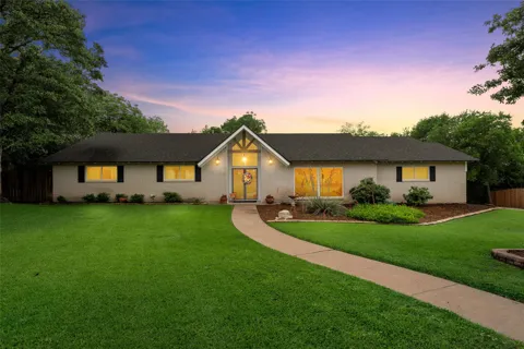 1124 Sierra Drive