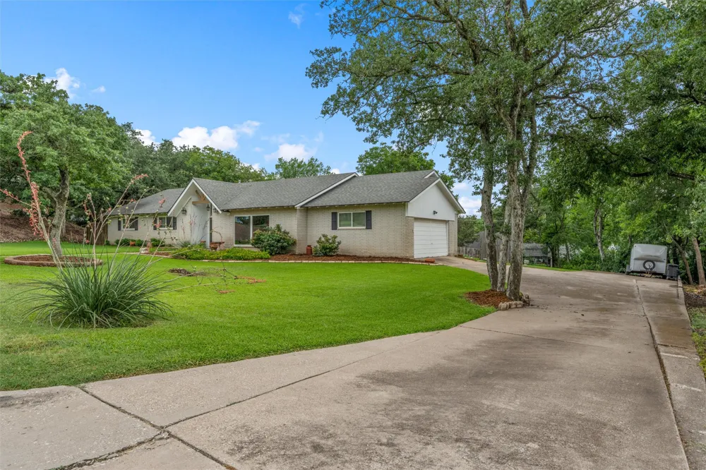 1124 Sierra Drive Woodway, TX 76712