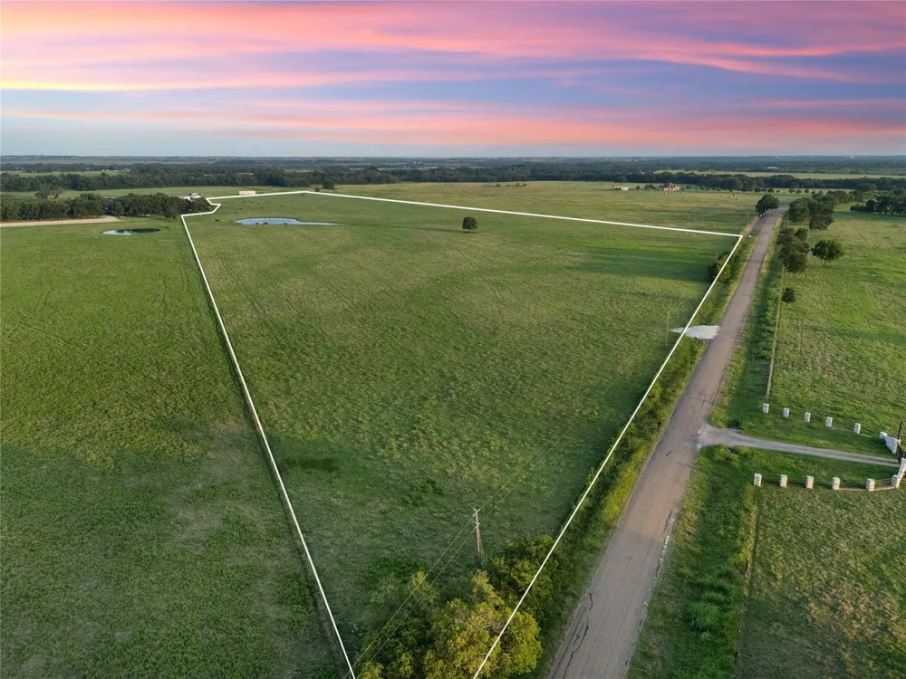 2442 Happy Swaner Lane Axtell, TX 76624