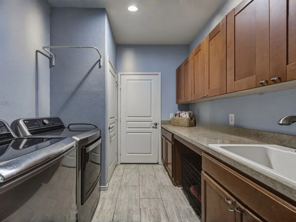 2204 Cane Hill Drive Frisco, TX 75036