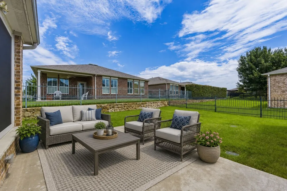 2204 Cane Hill Drive Frisco, TX 75036