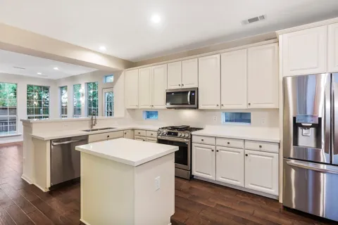 76 Piper Trace