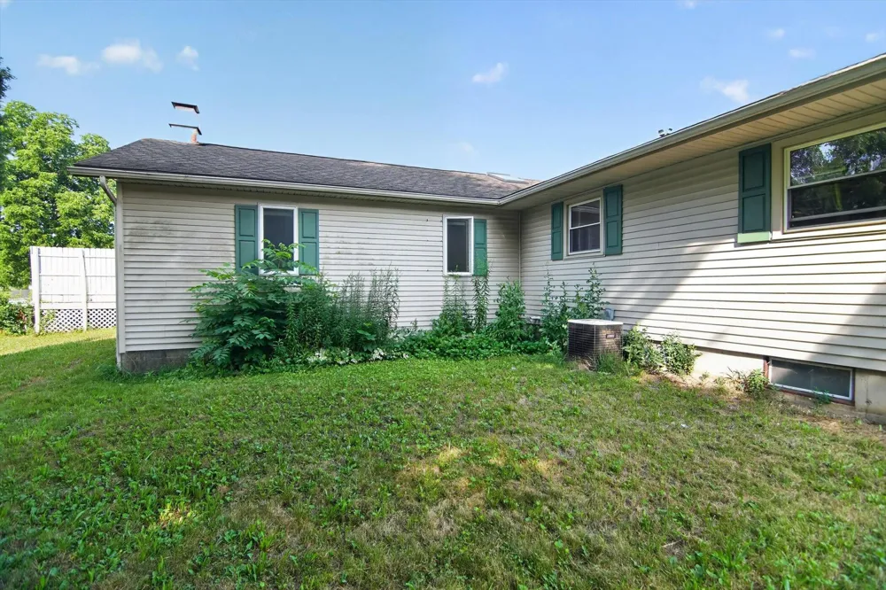 3015 John Glenn Drive Jackson, MI 49201