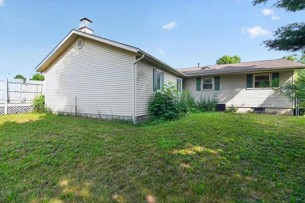 3015 John Glenn Drive Jackson, MI 49201