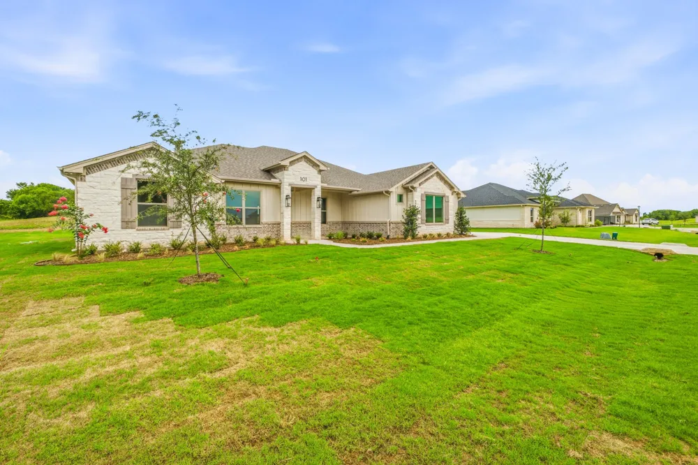 101 Eagle Court Glen Rose, TX 76077