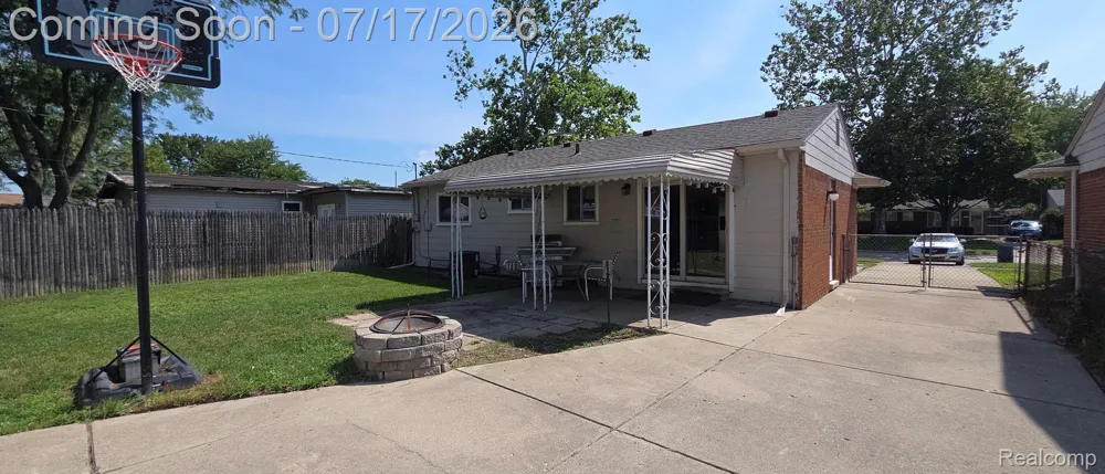 220 S Wildwood Street Westland City, MI 48186