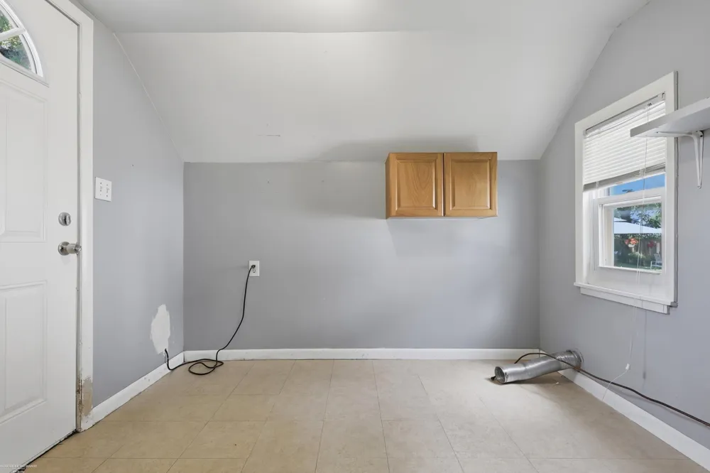 57 Johnson Street Pontiac City, MI 48341