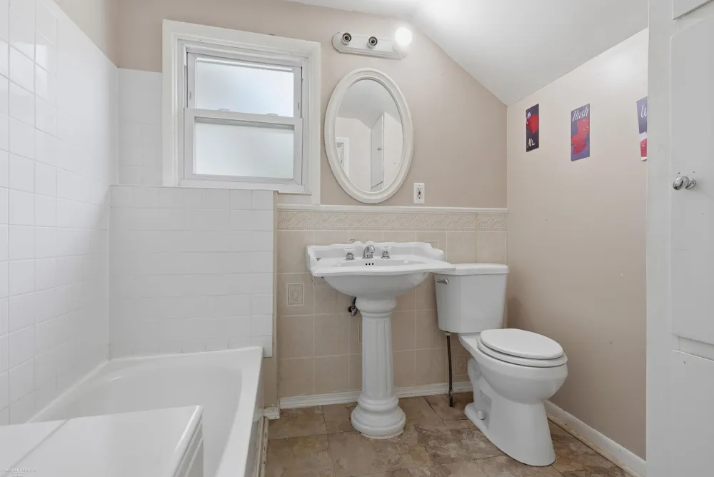 57 Johnson Street Pontiac City, MI 48341