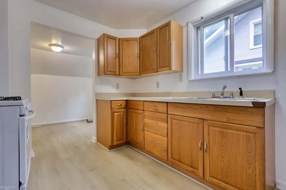 57 Johnson Street Pontiac City, MI 48341