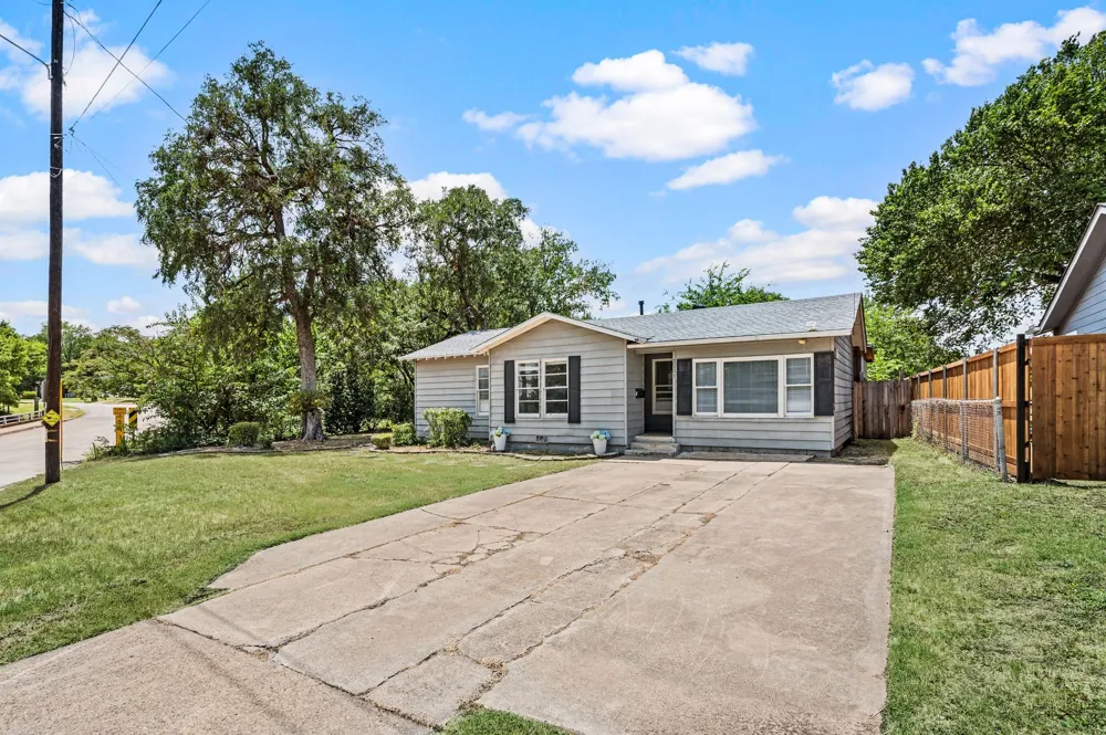 3501 Eastridge Drive Haltom City, TX 76117