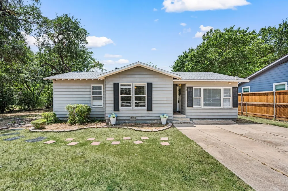 3501 Eastridge Drive Haltom City, TX 76117