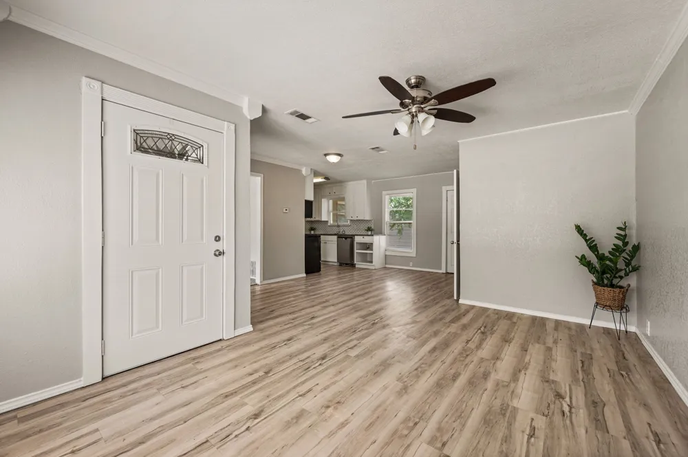 3501 Eastridge Drive Haltom City, TX 76117