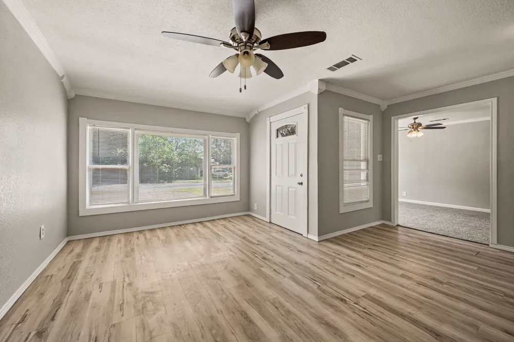 3501 Eastridge Drive Haltom City, TX 76117