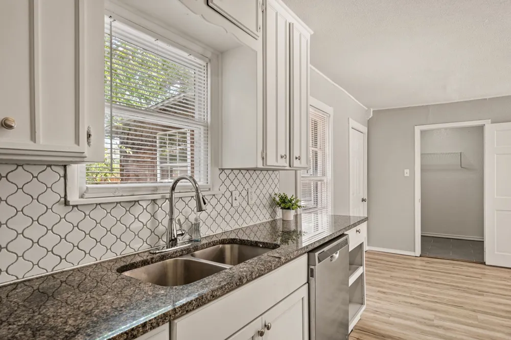 3501 Eastridge Drive Haltom City, TX 76117