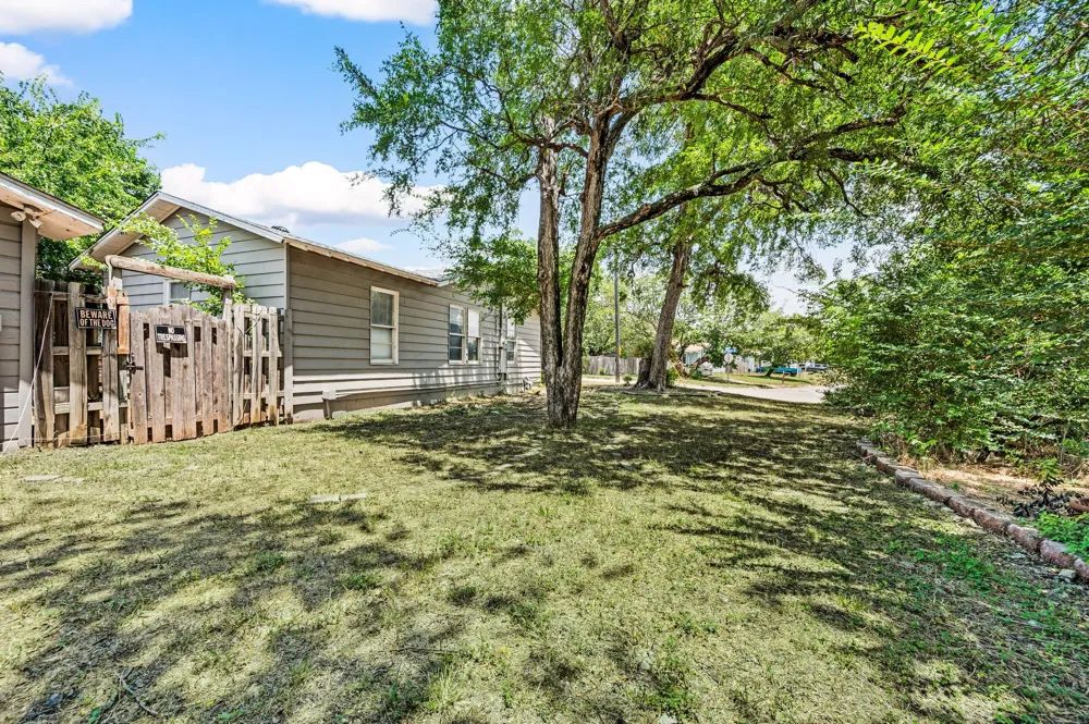3501 Eastridge Drive Haltom City, TX 76117