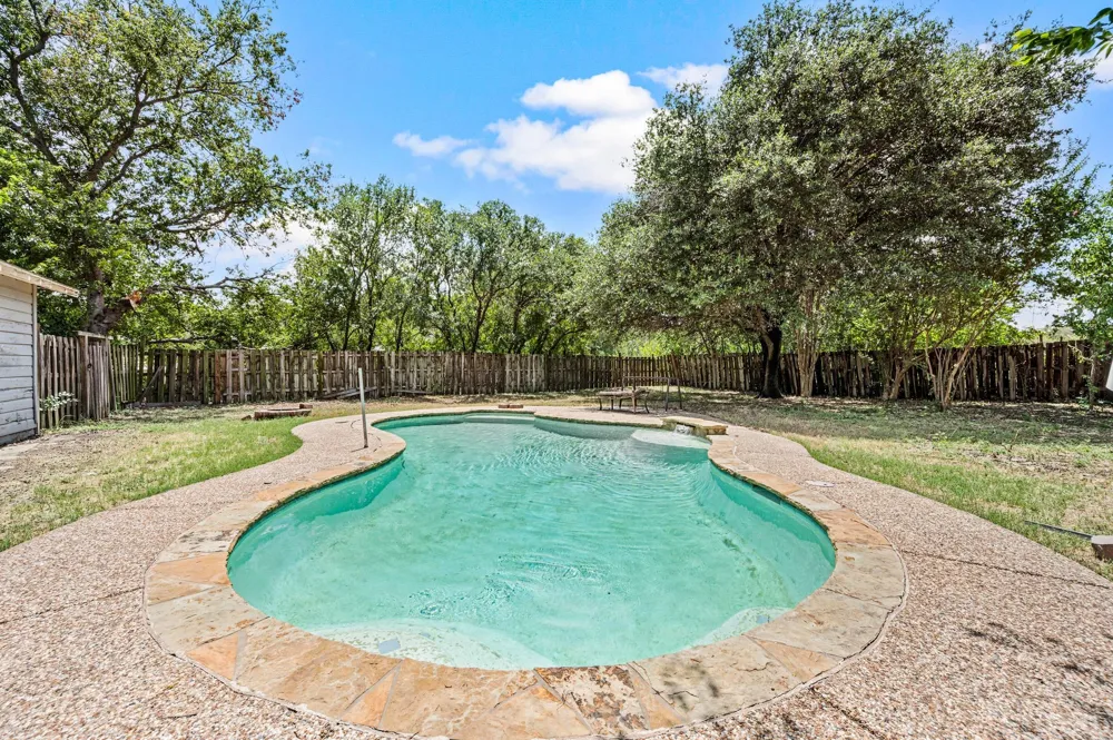 3501 Eastridge Drive Haltom City, TX 76117