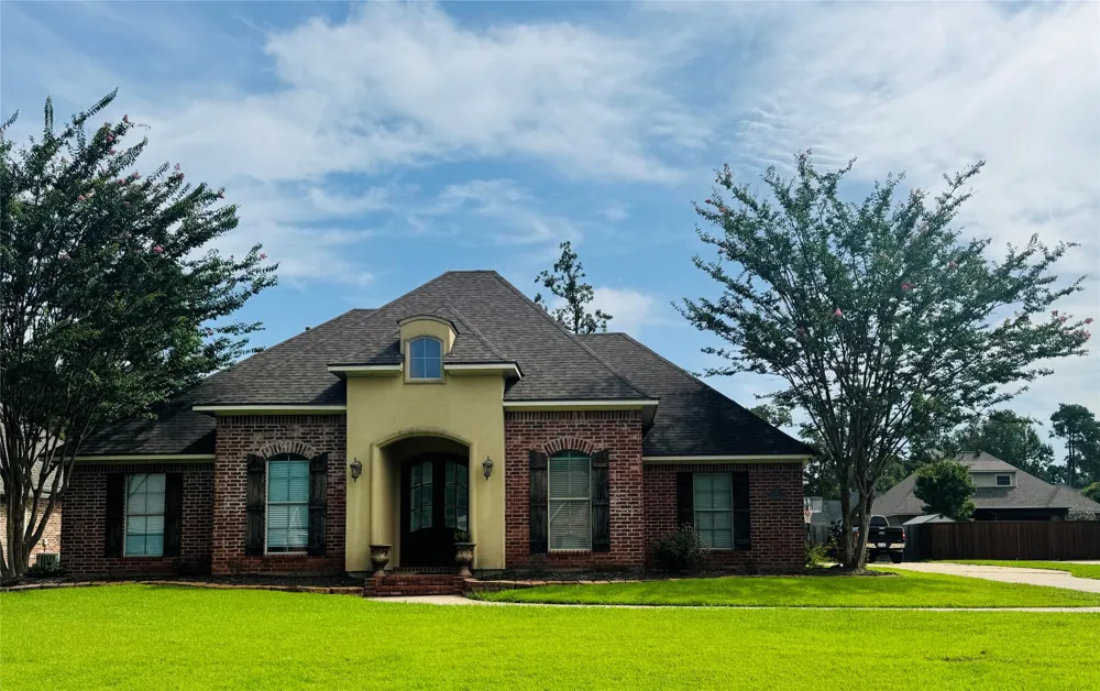 1761 Turning Leaf Trail Haughton, LA 71037