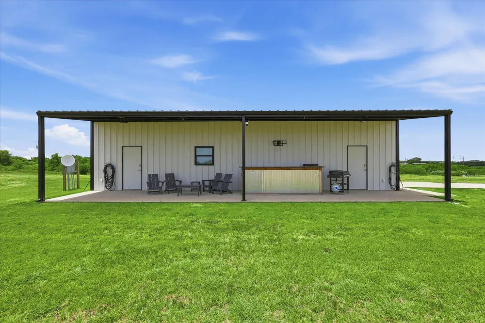 10061 Fm 66 Grandview, TX 76050