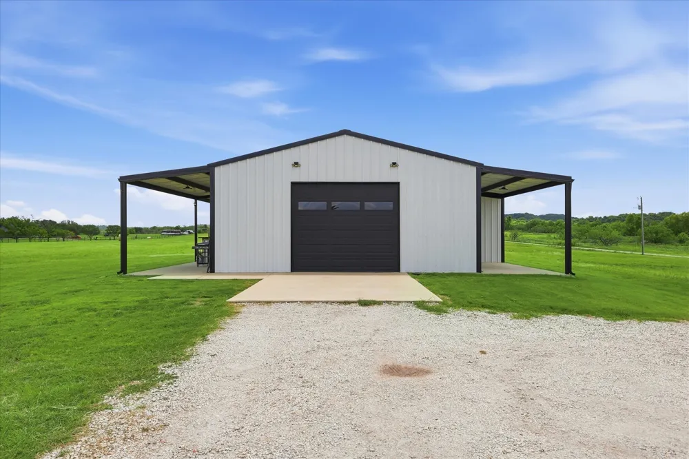 10061 Fm 66 Grandview, TX 76050