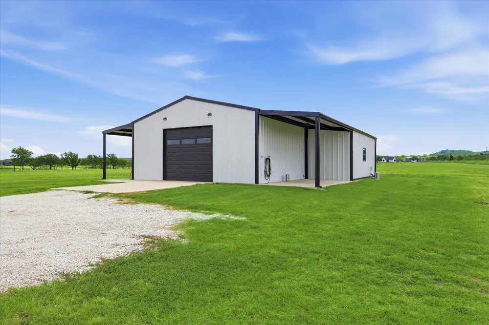 10061 Fm 66 Grandview, TX 76050