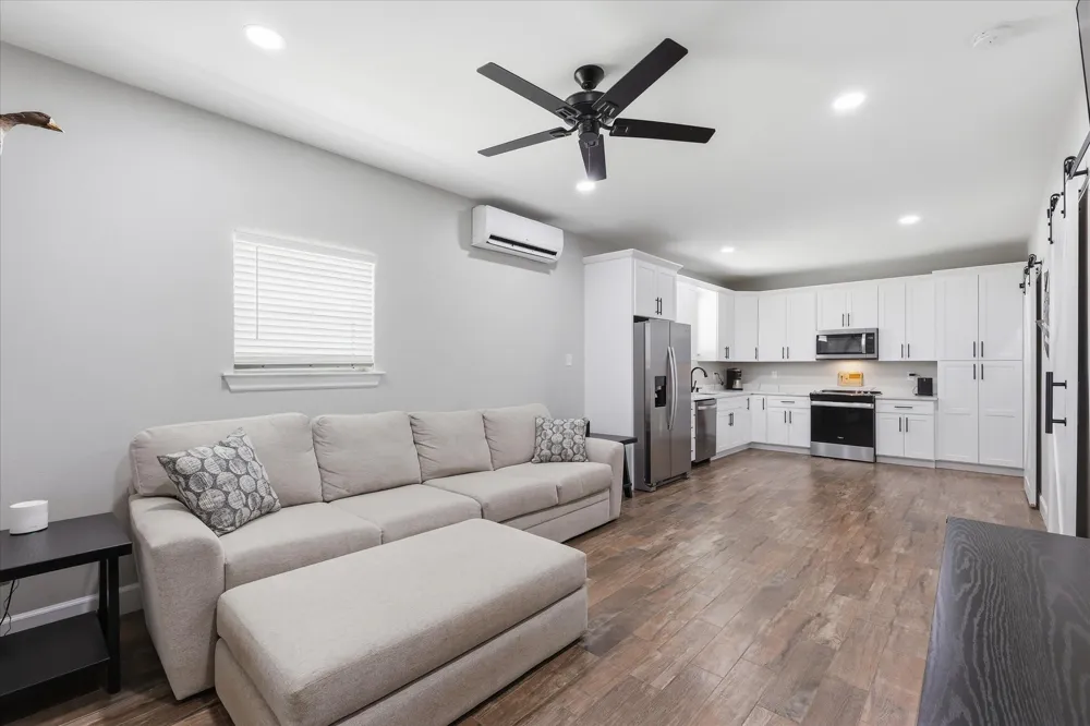 10061 Fm 66 Grandview, TX 76050