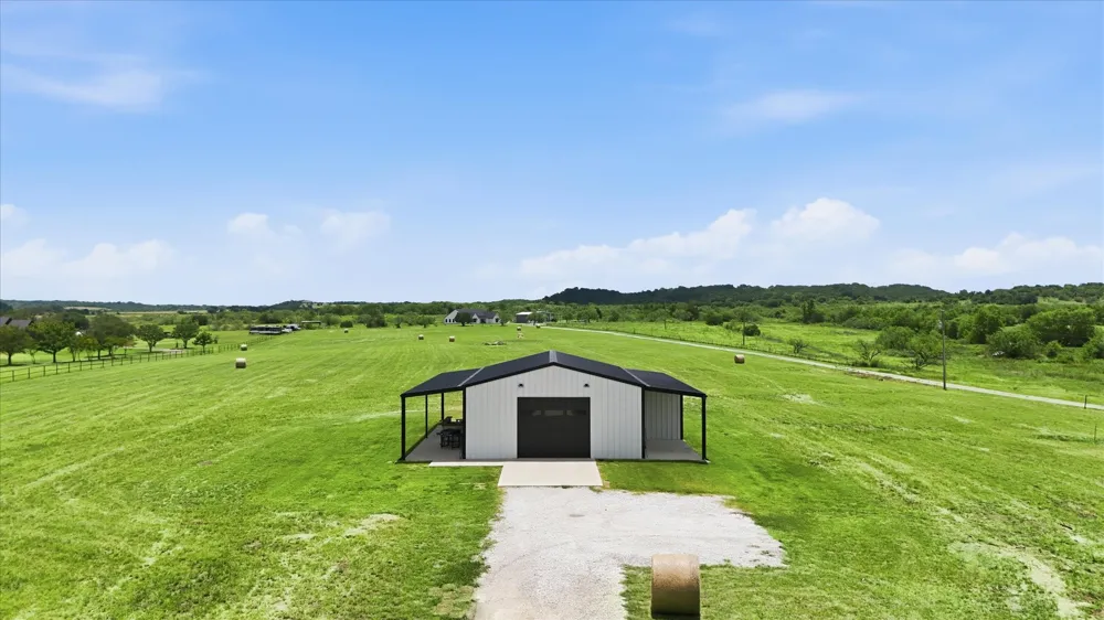 10061 Fm 66 Grandview, TX 76050