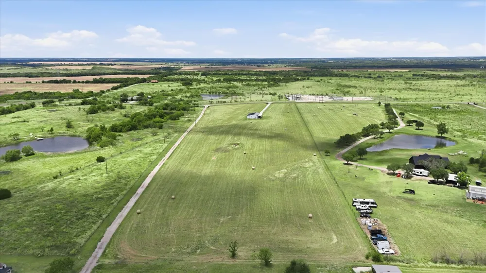 10061 Fm 66 Grandview, TX 76050