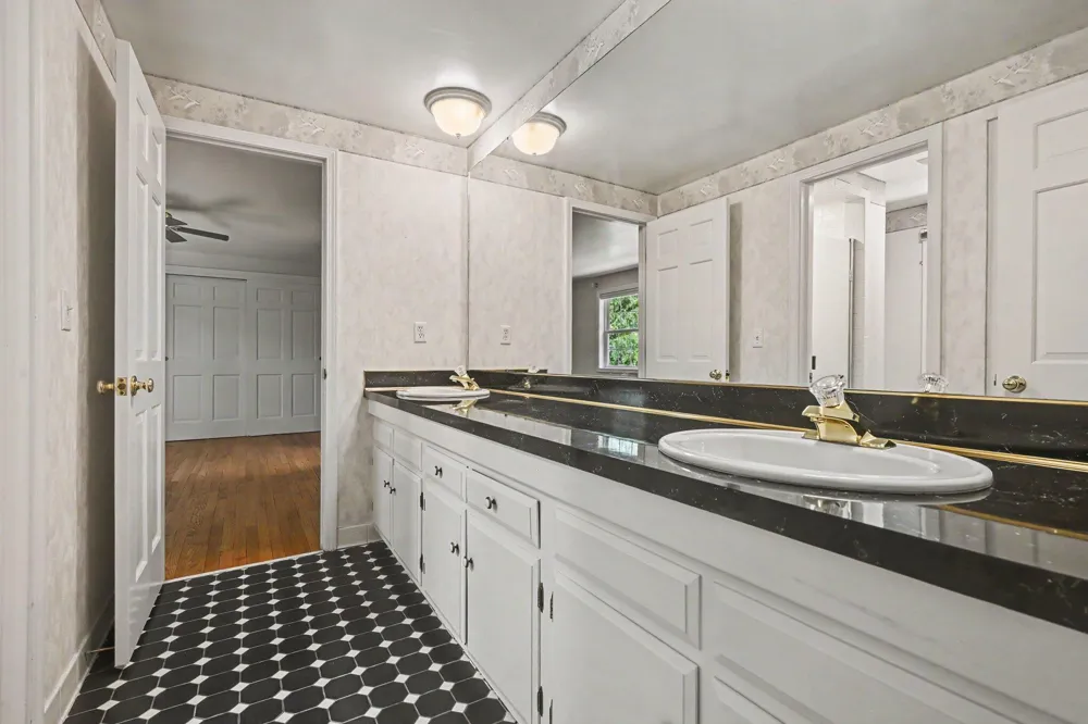 3004 Brandywine Road Kalamazoo, MI 49008