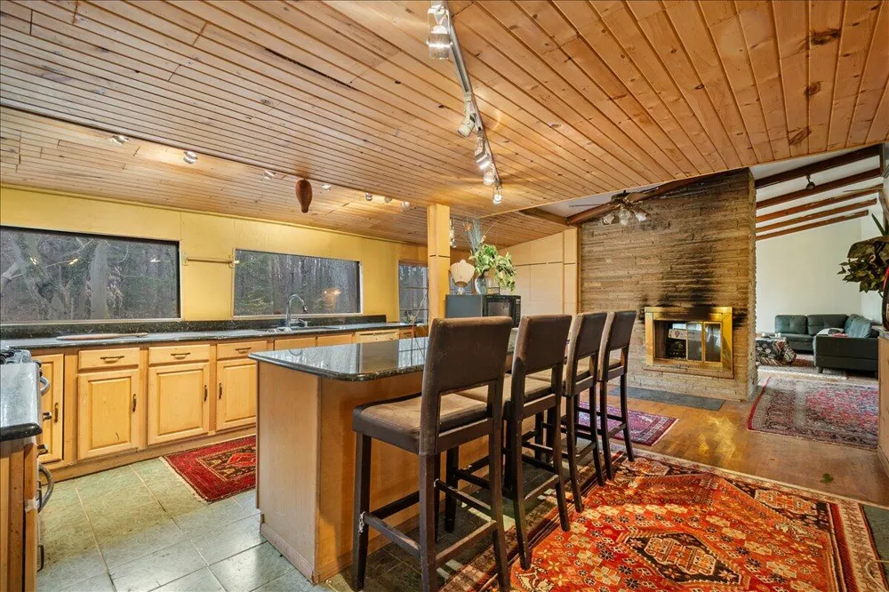 3480 64th Street Saugatuck, MI 49453