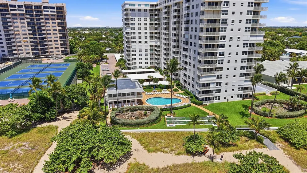5200 OCEAN BOULEVARD #914A Lauderdale By The Sea, FL 33308