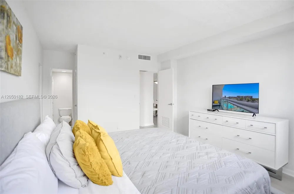 3000 S Ocean Dr #412 (Available Sep 1) Hollywood, FL 33019