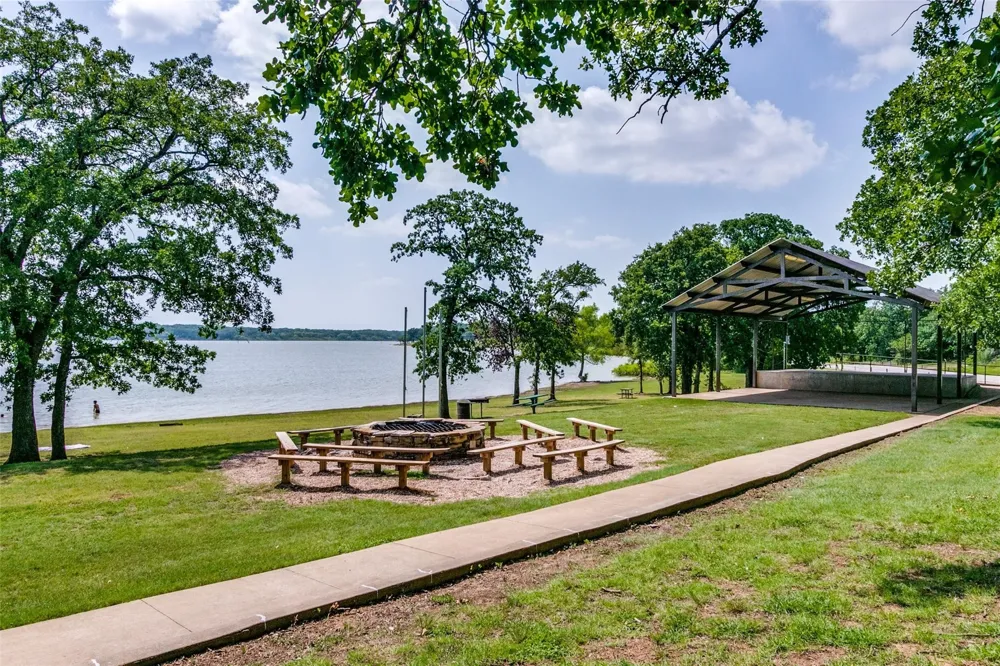 117 Red Bluff Drive Hickory Creek, TX 75065