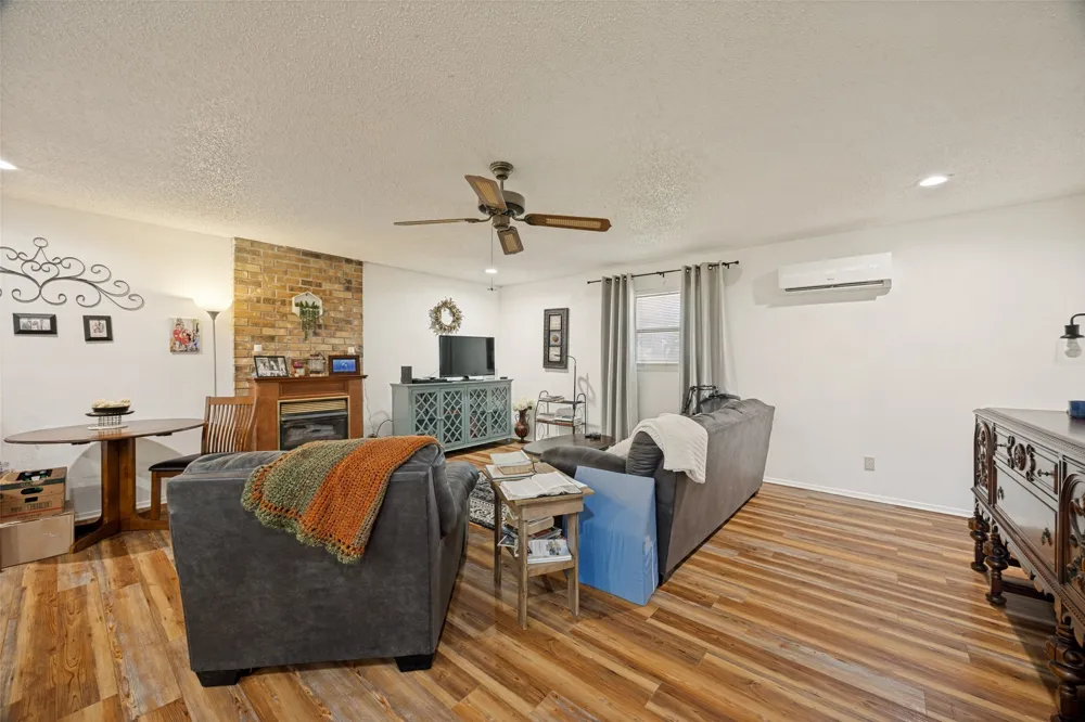 402 Jones Street Tom Bean, TX 75489