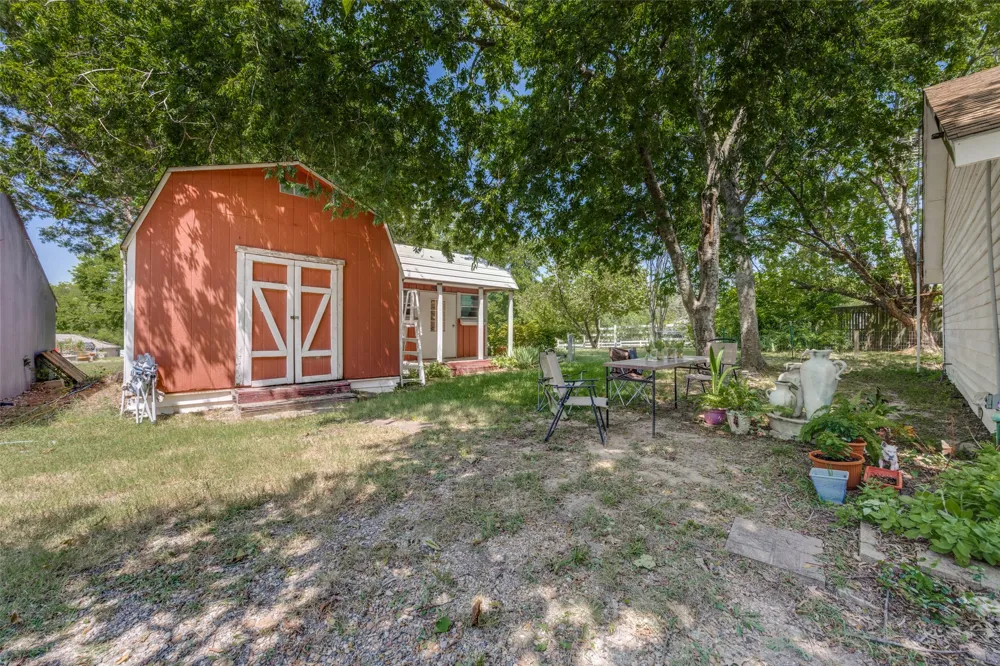 402 Jones Street Tom Bean, TX 75489