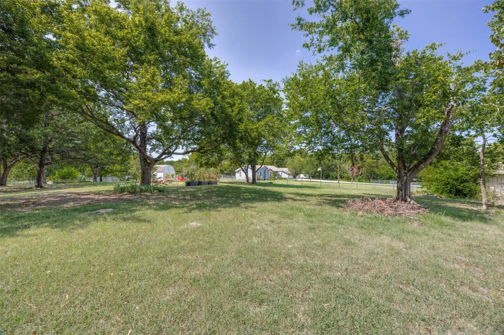 402 Jones Street Tom Bean, TX 75489