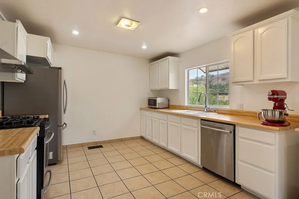 4019 Barrett Road Los Angeles, CA 90032