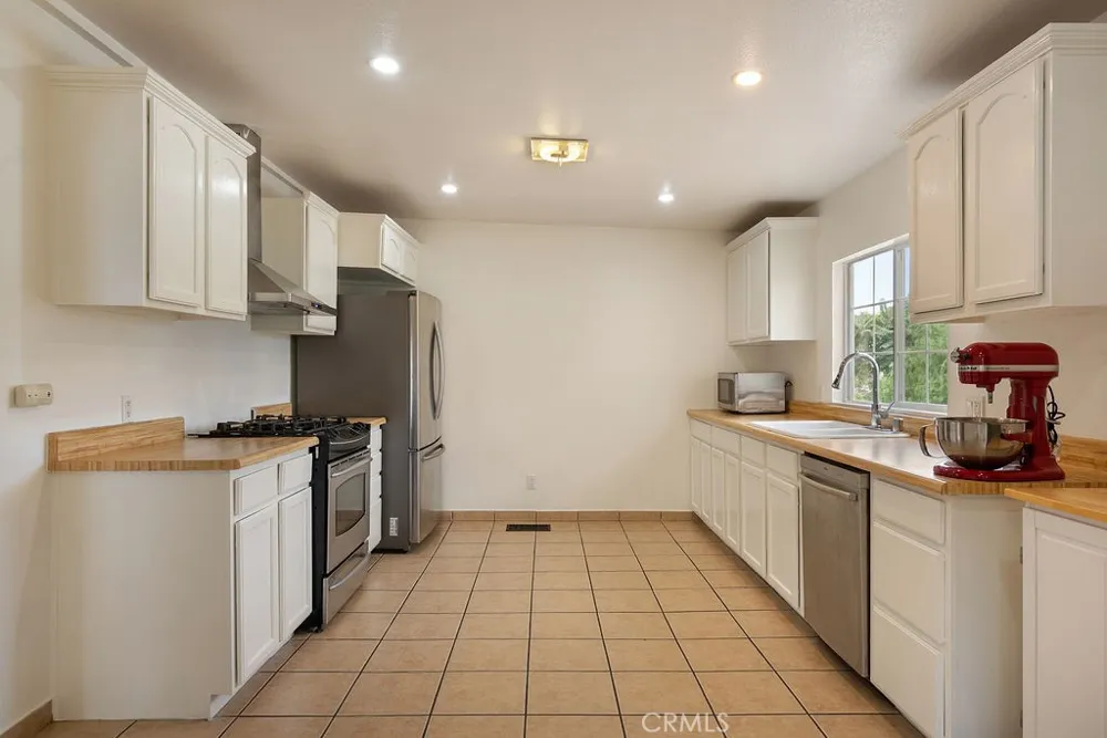 4019 Barrett Road Los Angeles, CA 90032