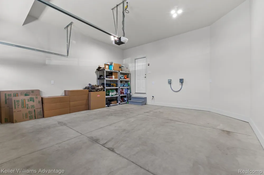 836 Addison Circle Commerce Charter Township, MI 48390