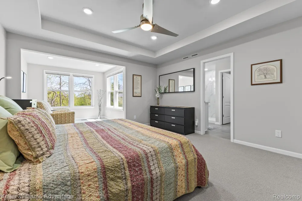 836 Addison Circle Commerce Charter Township, MI 48390