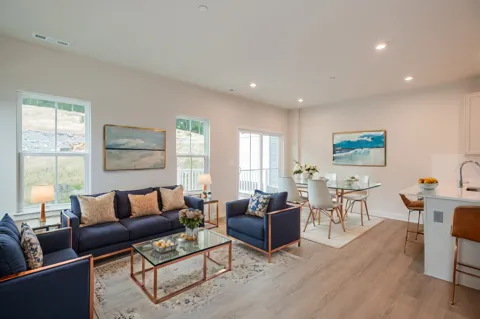 1041 Mountain View Dr