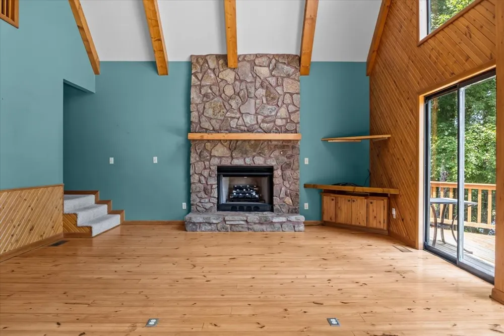 4060 Dyer Rd Hurricane Mills, TN 37078