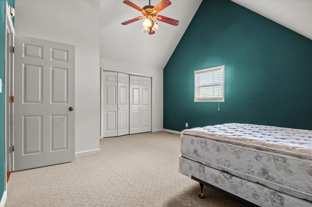 4060 Dyer Rd Hurricane Mills, TN 37078