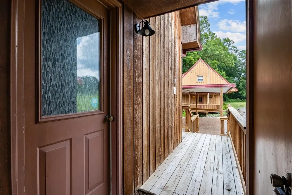 4060 Dyer Rd Hurricane Mills, TN 37078