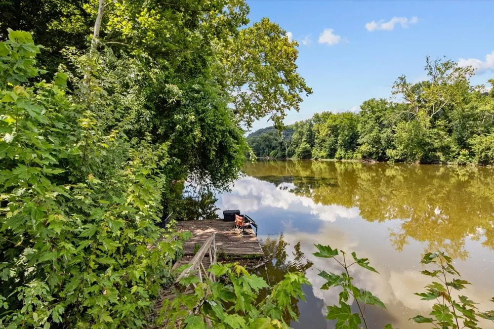 4060 Dyer Rd Hurricane Mills, TN 37078