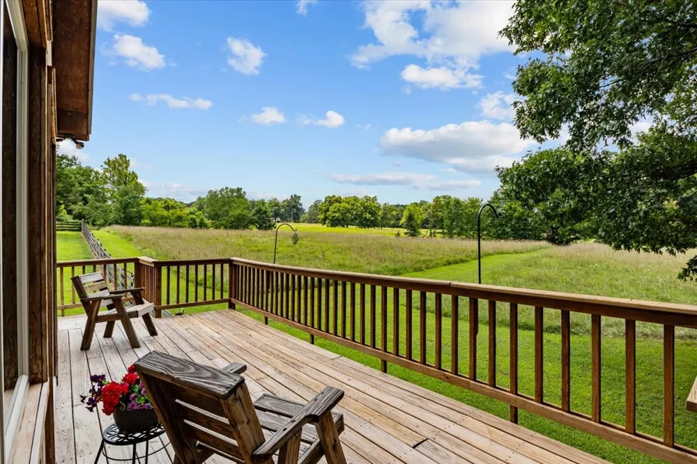 4060 Dyer Rd Hurricane Mills, TN 37078