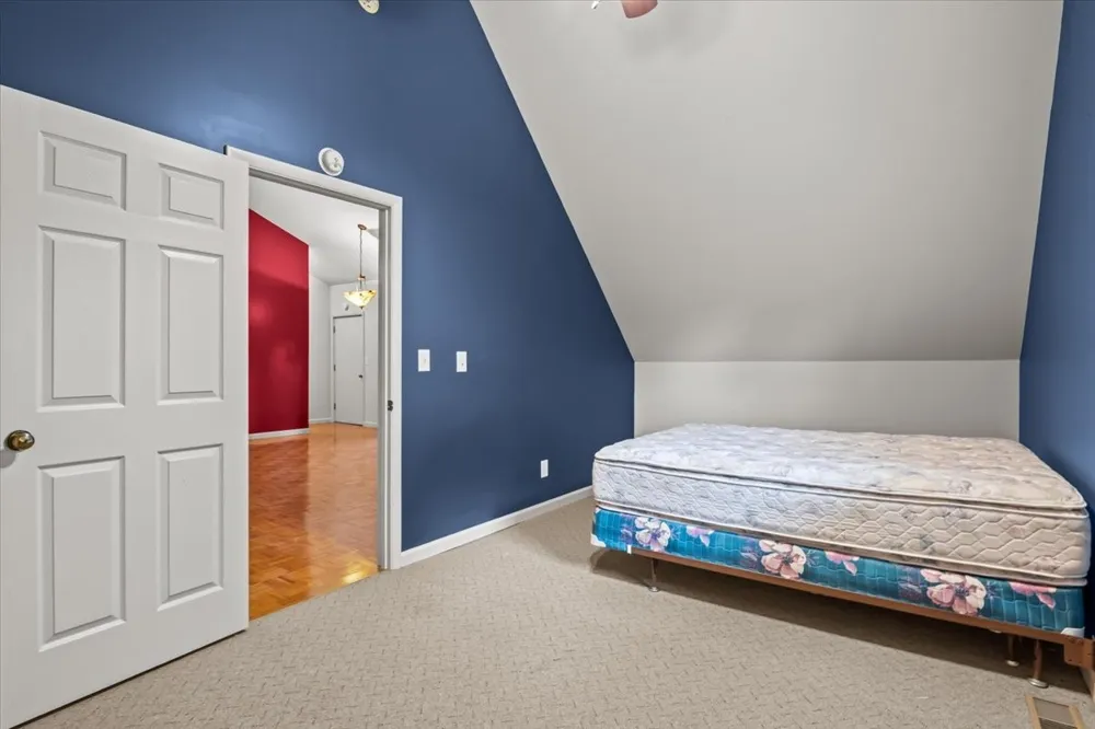 4060 Dyer Rd Hurricane Mills, TN 37078