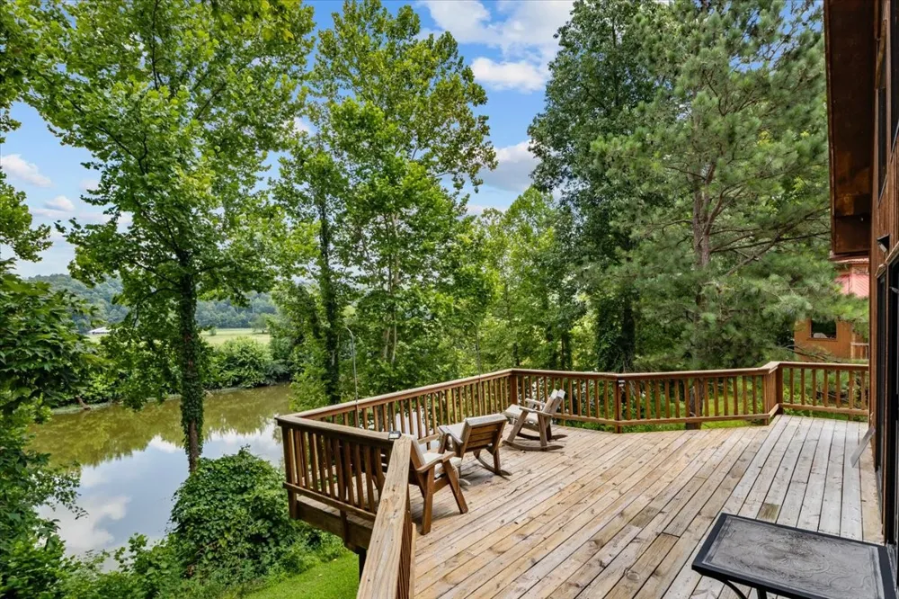 4060 Dyer Rd Hurricane Mills, TN 37078