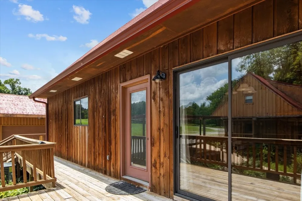 4060 Dyer Rd Hurricane Mills, TN 37078
