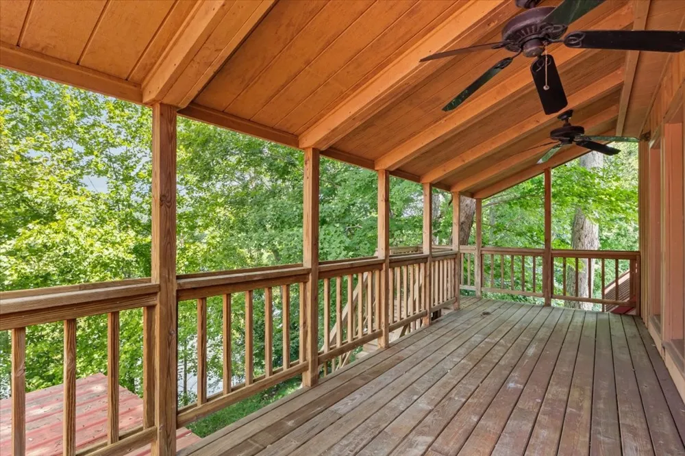 4060 Dyer Rd Hurricane Mills, TN 37078