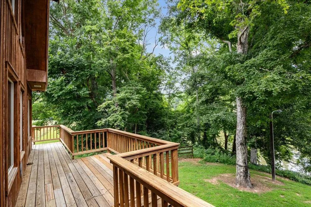 4060 Dyer Rd Hurricane Mills, TN 37078